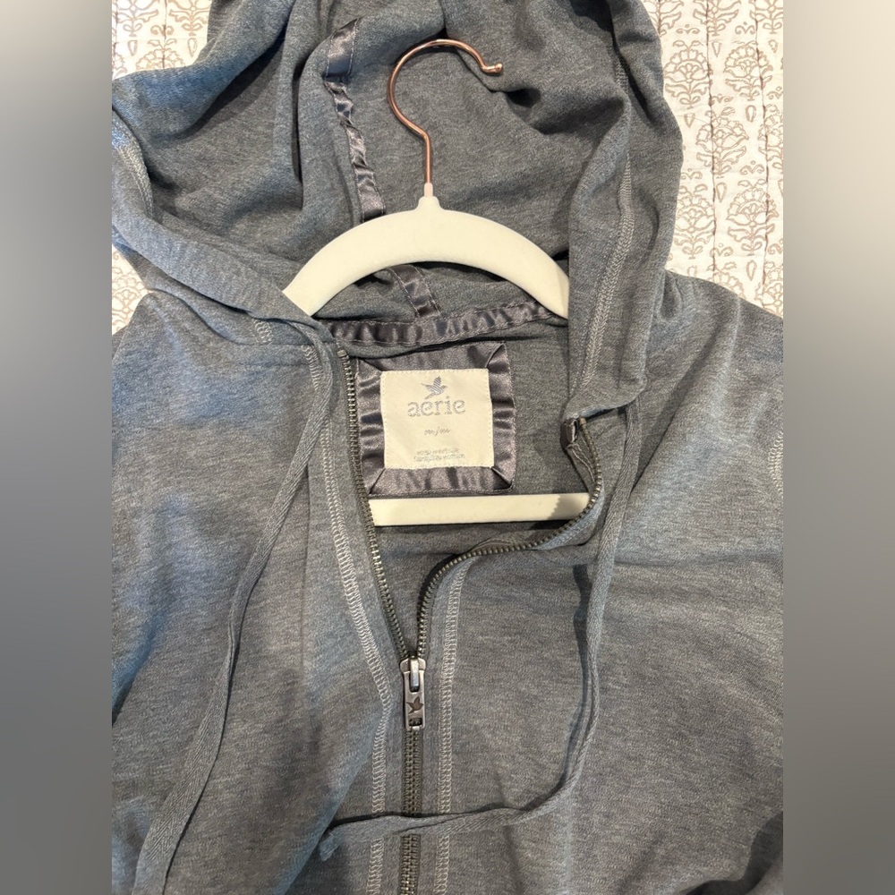 Cozy soft Aerie lightweight gray zip up hoodie women’s M